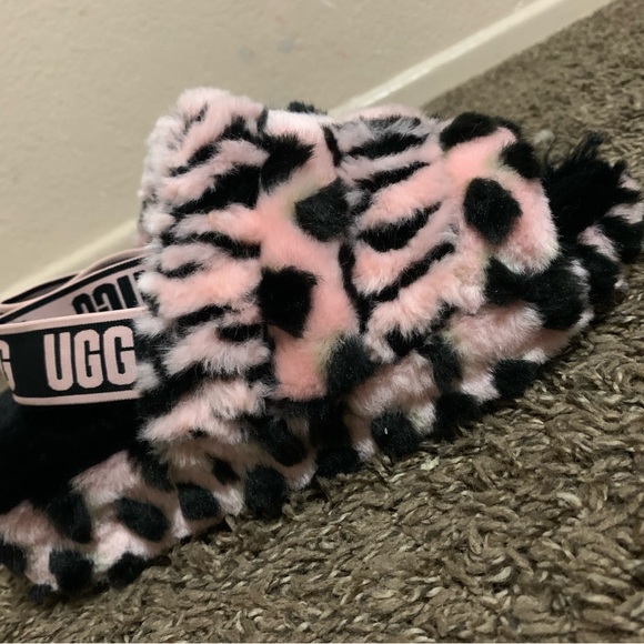 Ugg slides don’t fit me no box - Picture 3 of 6